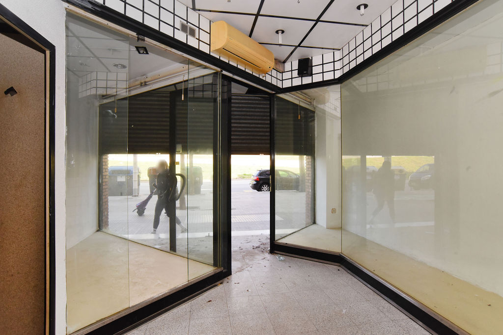 Santa Coloma de Gramenet, BAR 08921 - Unit 01 -  - Interior Photo - Image 1 of 18