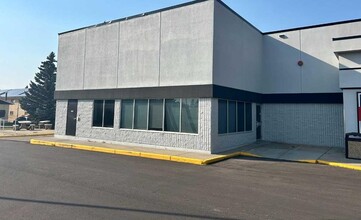 5330 46 St, Olds, AB for rent Building Photo- Image 2 of 4