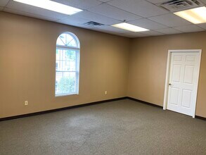 406 W Main St, Abingdon, VA to rent Building Photo- Image 2 of 7