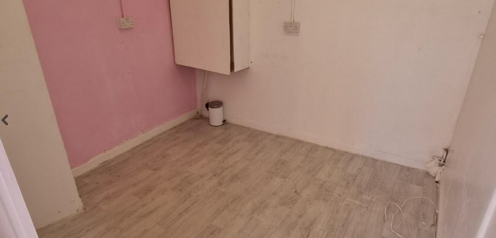 22 Castle St, Trowbridge to rent - Building Photo - Image 2 of 3