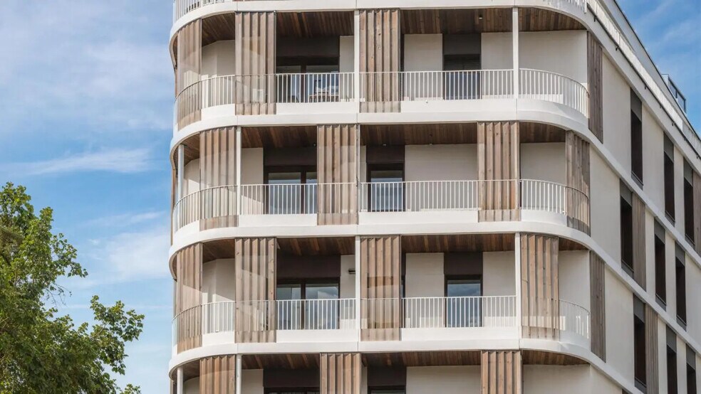 111 Avenue François Arago, Nanterre for sale - Building Photo - Image 2 of 12