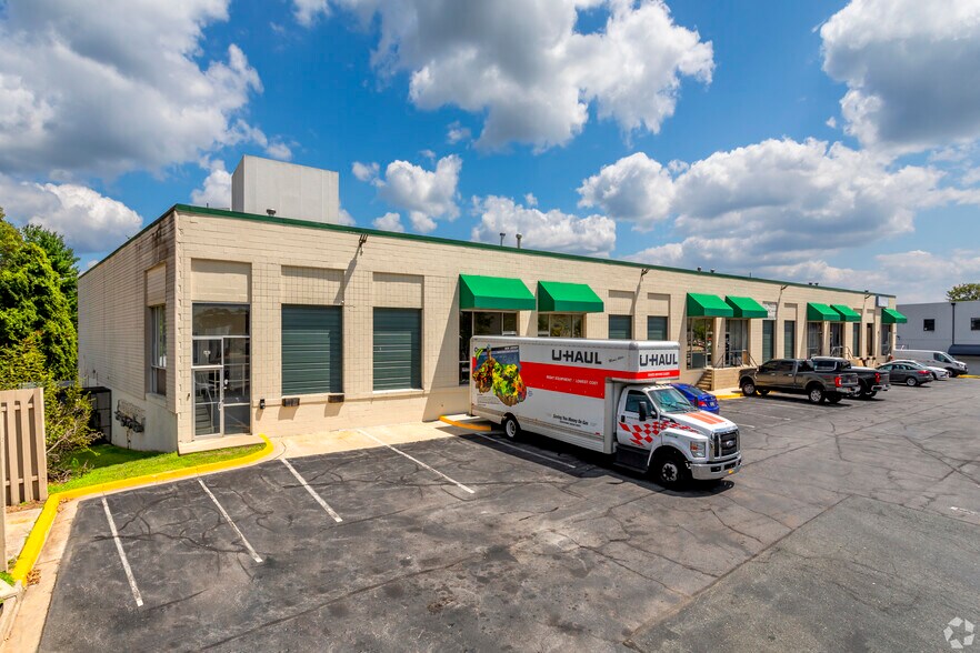 687 Lofstrand Ln, Rockville, MD to rent - Building Photo - Image 2 of 3