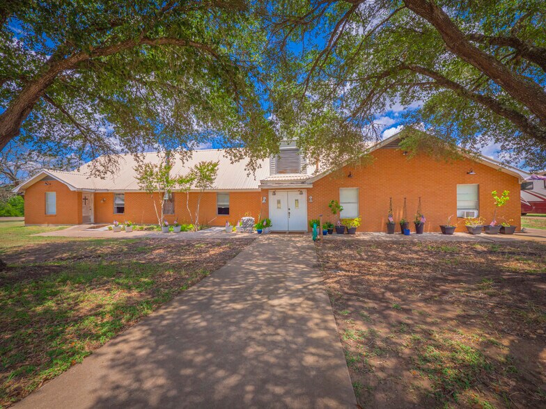 2565 Fm 2104, Paige, TX for sale - Primary Photo - Image 1 of 1