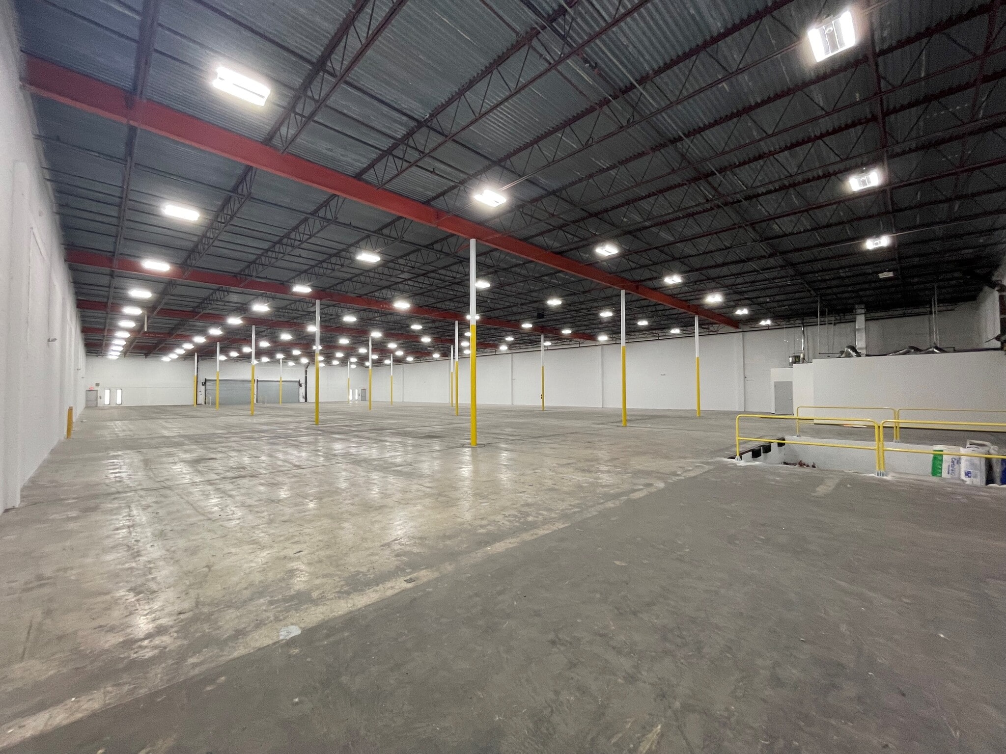 7950-7966 NW 14th St, Miami, FL to rent Interior Photo- Image 1 of 6