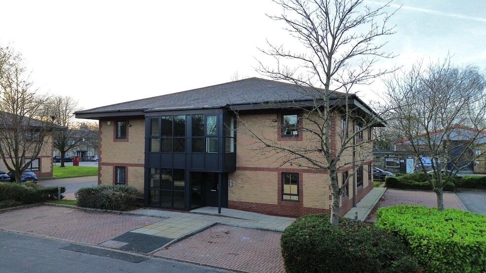 15 Moorfield Business Park, Leeds to rent - Building Photo - Image 1 of 2
