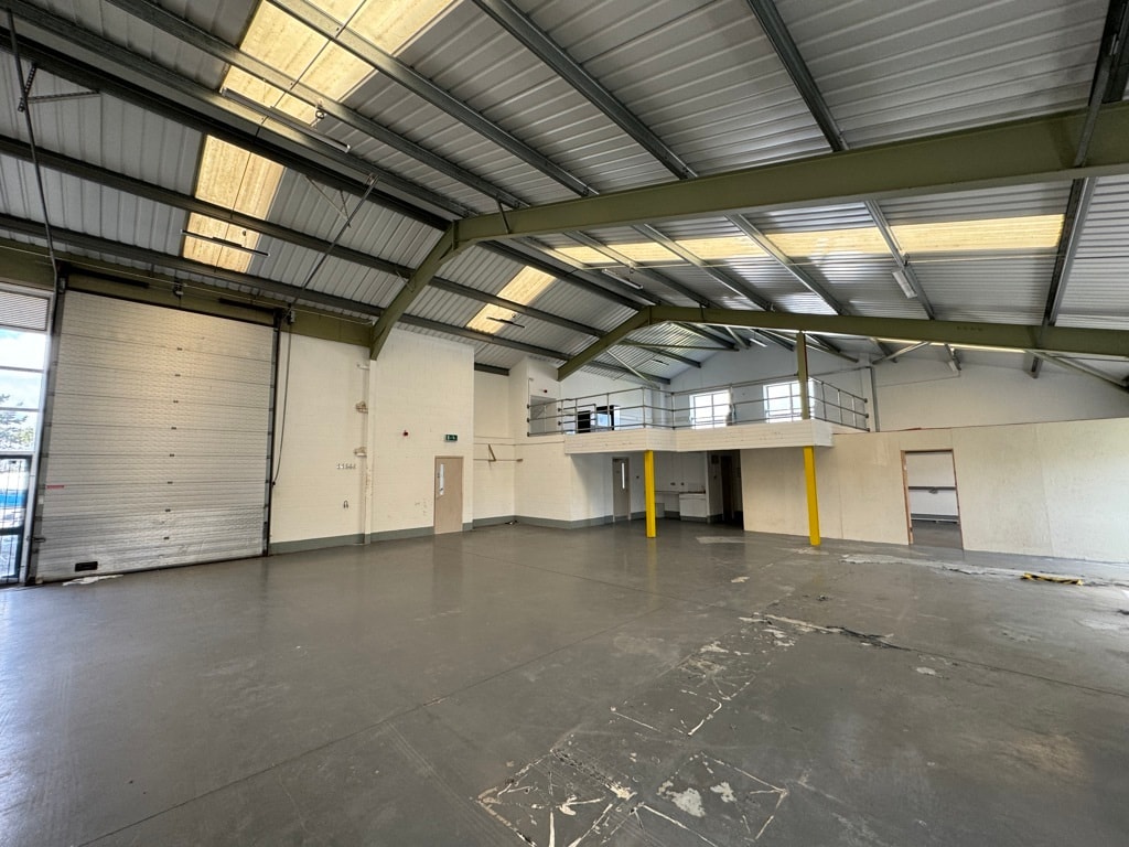 Hafan Marina Workshops, Pwllheli to rent Interior Photo- Image 1 of 3
