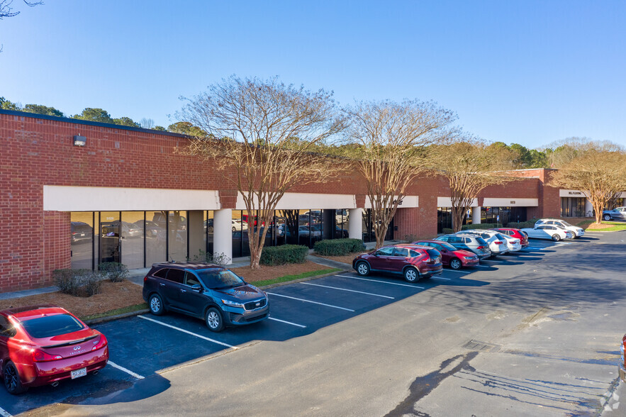 5111-5131 S Royal Atlanta Dr, Tucker, GA for rent - Building Photo - Image 1 of 4