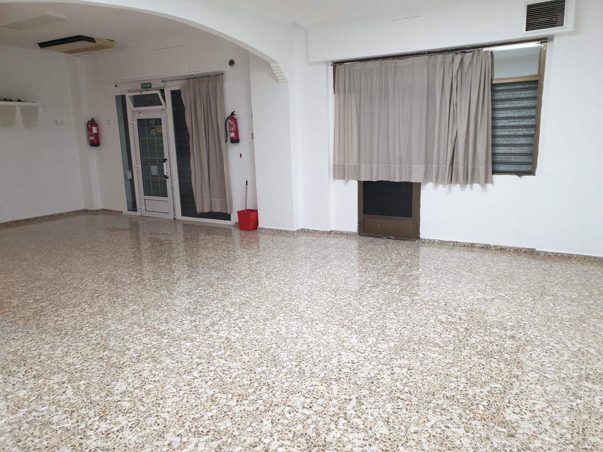 Retail in Petrer, Alicante to rent Interior Photo- Image 1 of 34