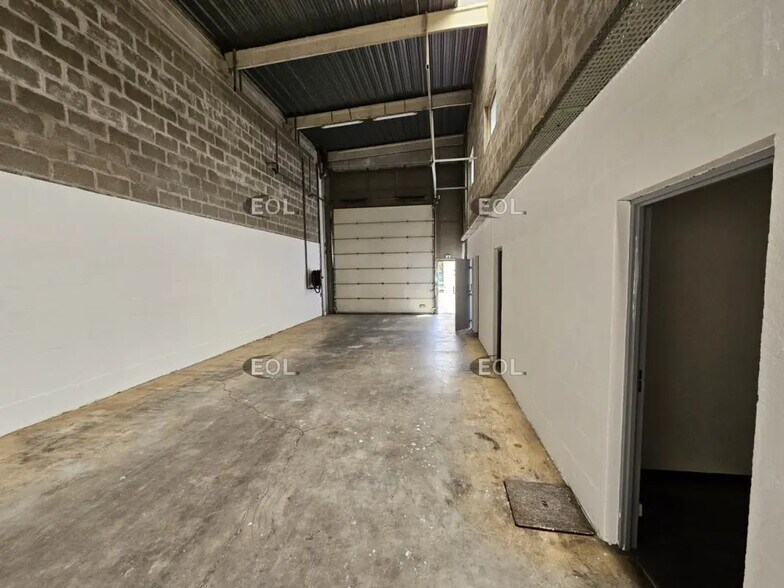Light Industrial in Valenton to rent - Interior Photo - Image 3 of 8
