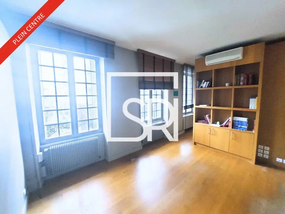 Vente Bureaux 305 m² - Photo 1