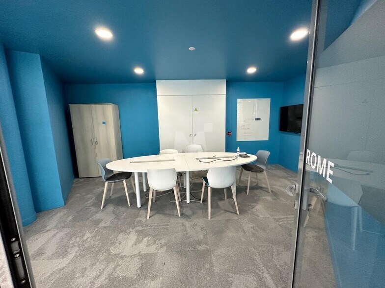 Office in Rungis to rent - Interior Photo - Image 3 of 9
