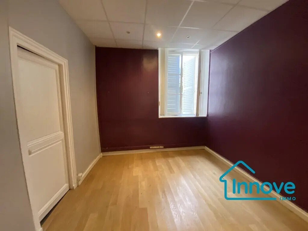 19 Rue Baillet Réviron, Versailles, YVE 78000 -  -  - Interior Photo - Image 1 of 3