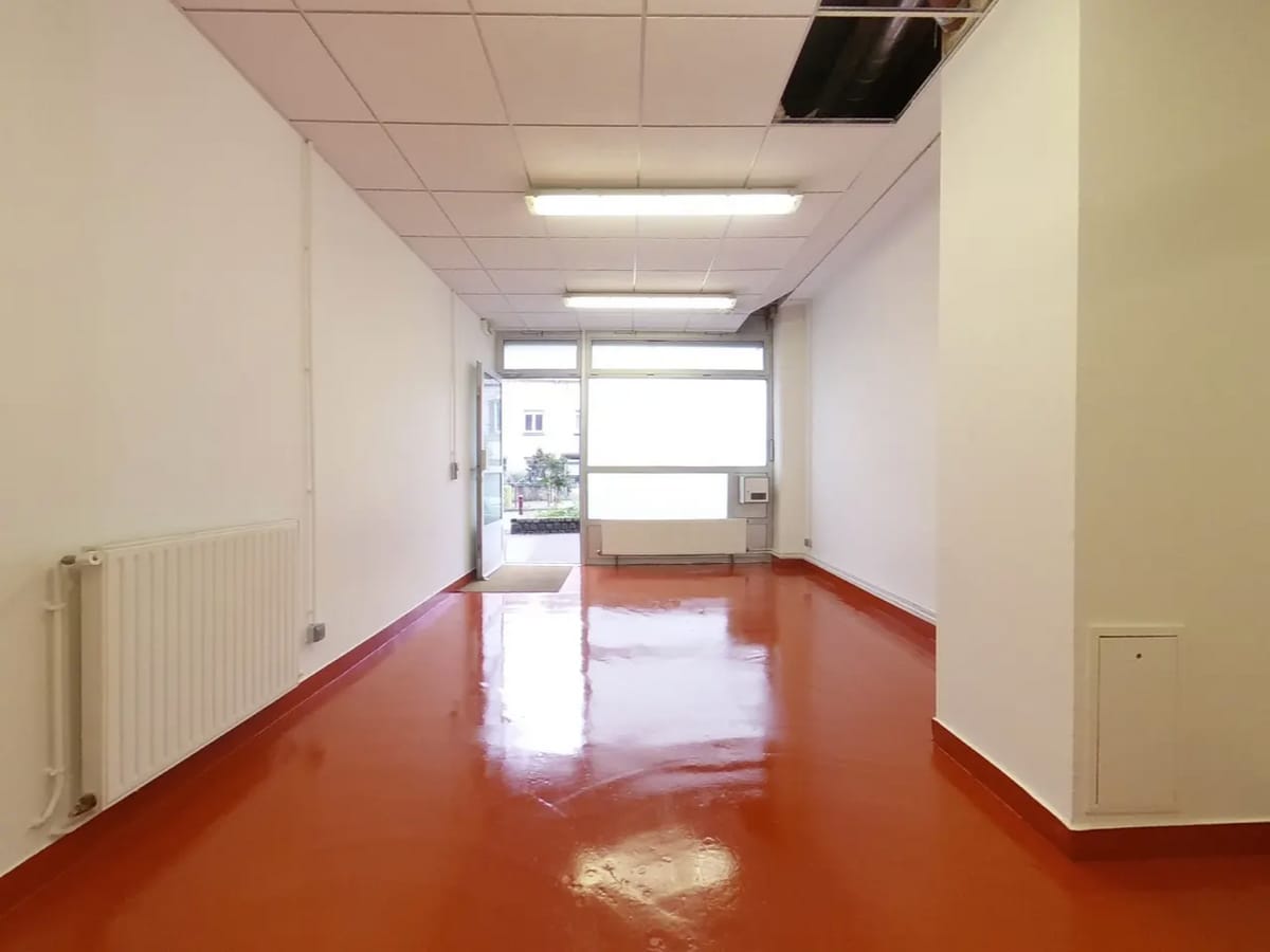 5-7 Avenue Du Belvédère, Le Pré-Saint-Gervais, SSD 93310 - Unit 01 -  - Interior Photo - Image 1 of 6