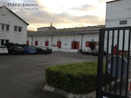 Industrial in Bezons to rent - Building Photo - Image 2 of 3