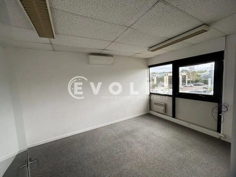 Office in Mérignac to rent - Interior Photo - Image 2 of 6