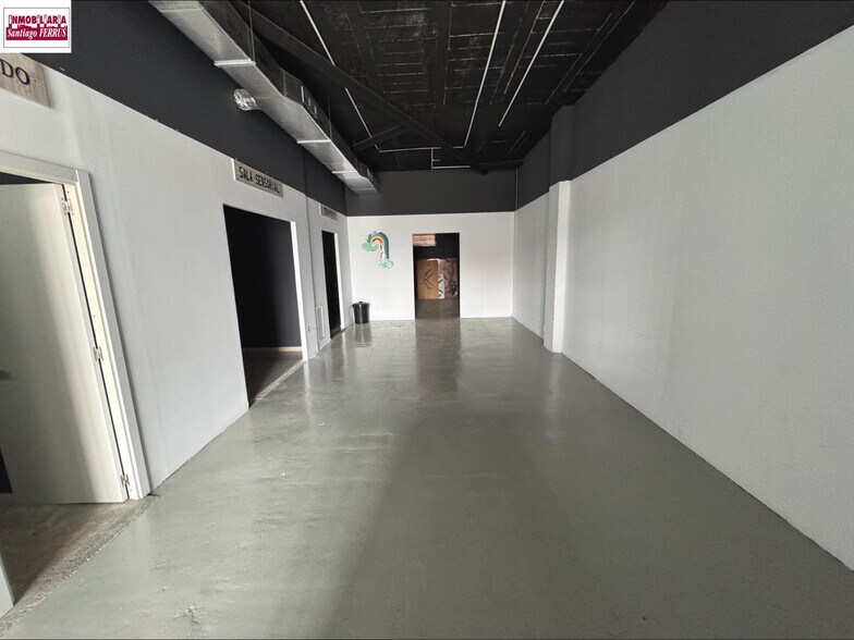 Retail in Almussafes, Valencia to rent - Interior Photo - Image 3 of 6