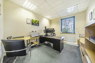 Marlborough Hl, Harrow to rent Building Photo- Image 2 of 5