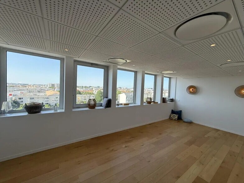 Office in Bordeaux to rent - Building Photo - Image 3 of 13