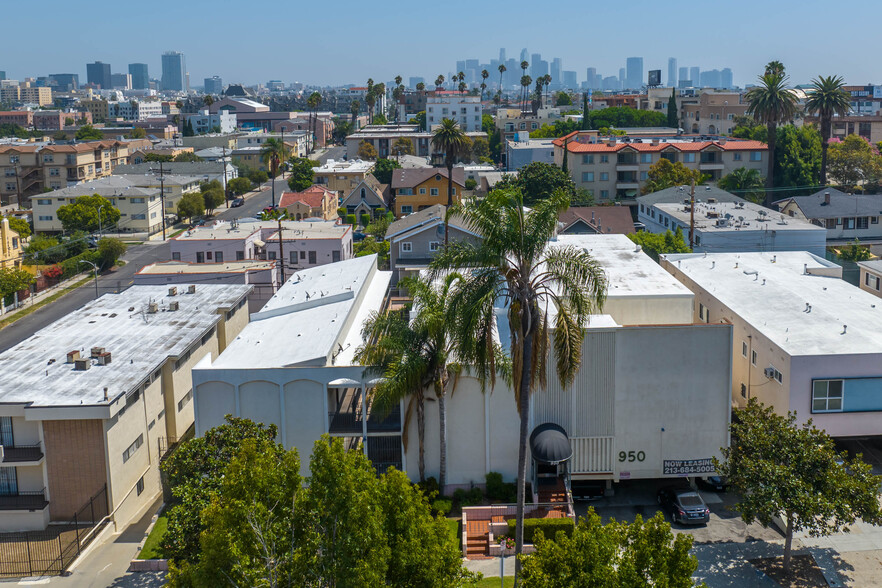 950 S Gramercy Pl, Los Angeles, CA for sale - Building Photo - Image 1 of 8