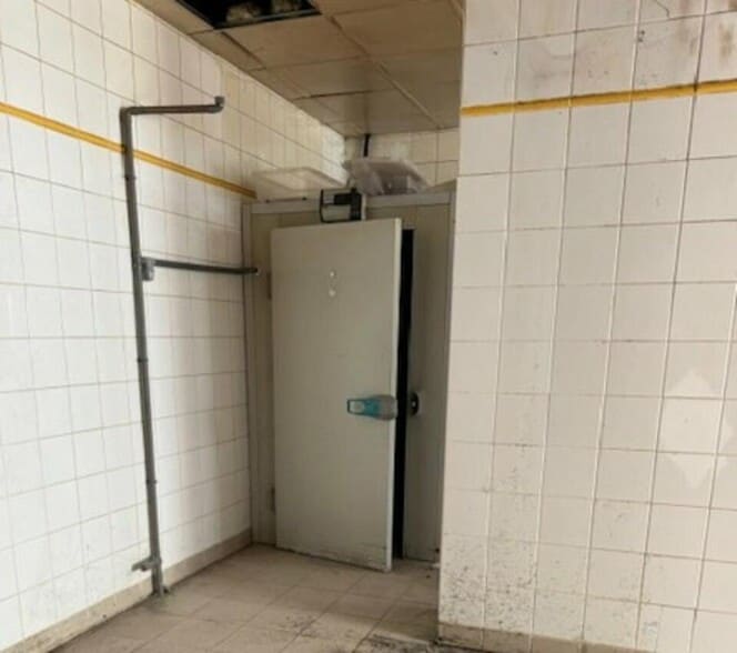 Retail in Anse for sale - Interior Photo - Image 2 of 5