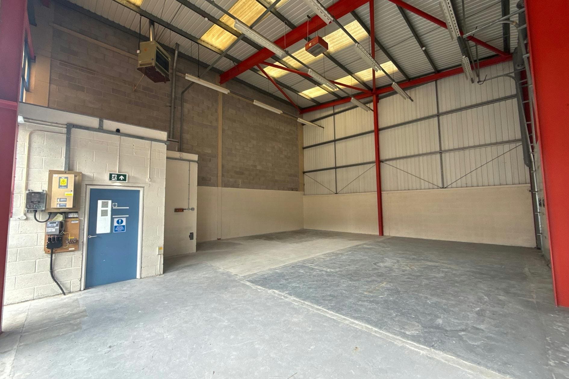 Woodside Rd, Swindon to rent Interior Photo- Image 1 of 2