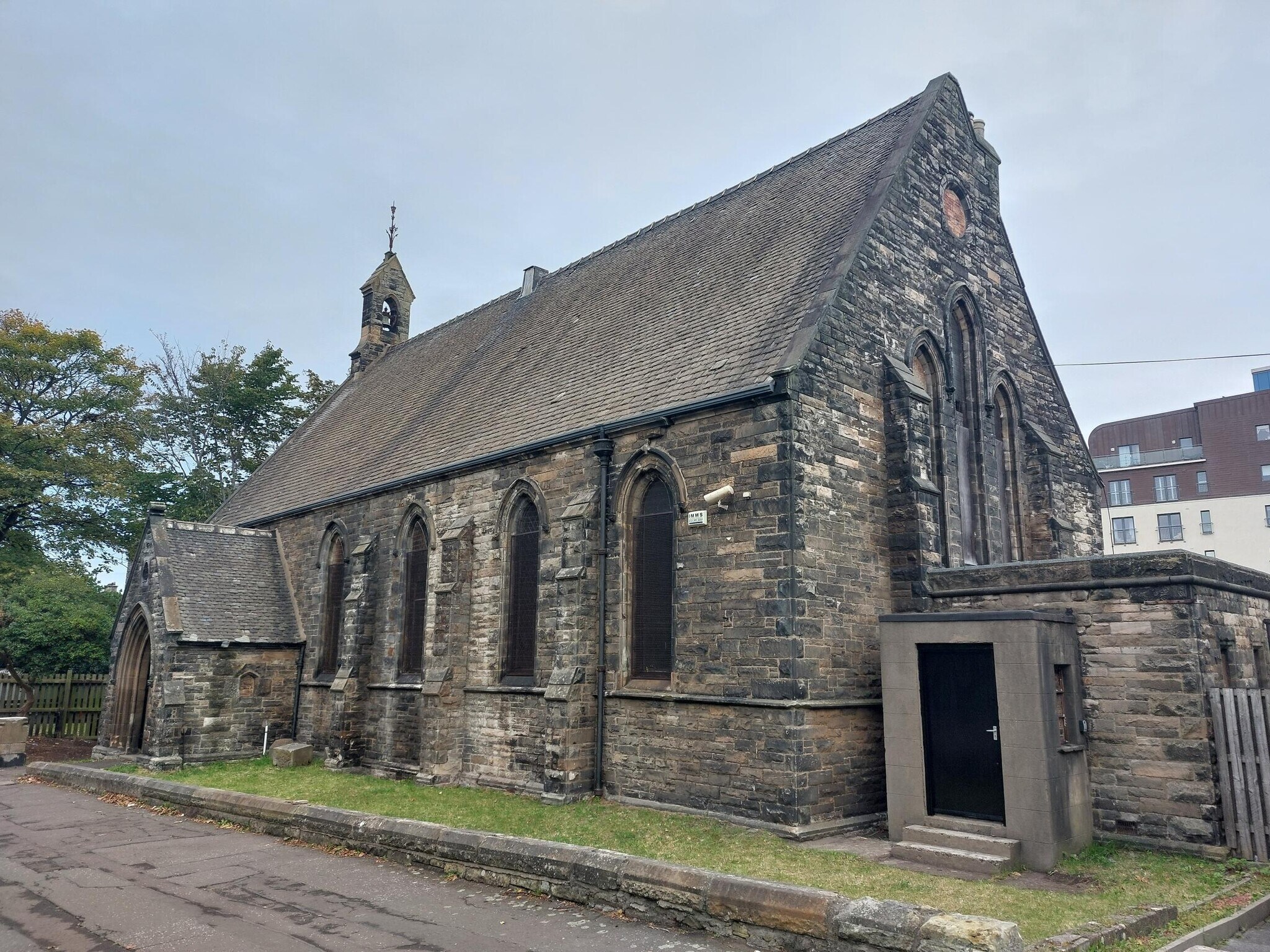 227 Granton Rd, Edinburgh to rent Building Photo- Image 1 of 5