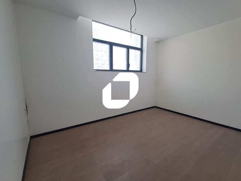 Office in Arcueil to rent - Building Photo - Image 2 of 9