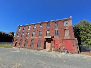 133 Gold St, Worcester, MA for rent Building Photo- Image 1 of 7