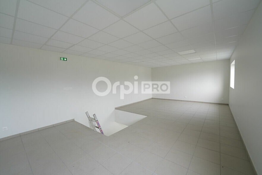 380 Chemin Du Derontet, Béligneux to rent - Interior Photo - Image 3 of 6