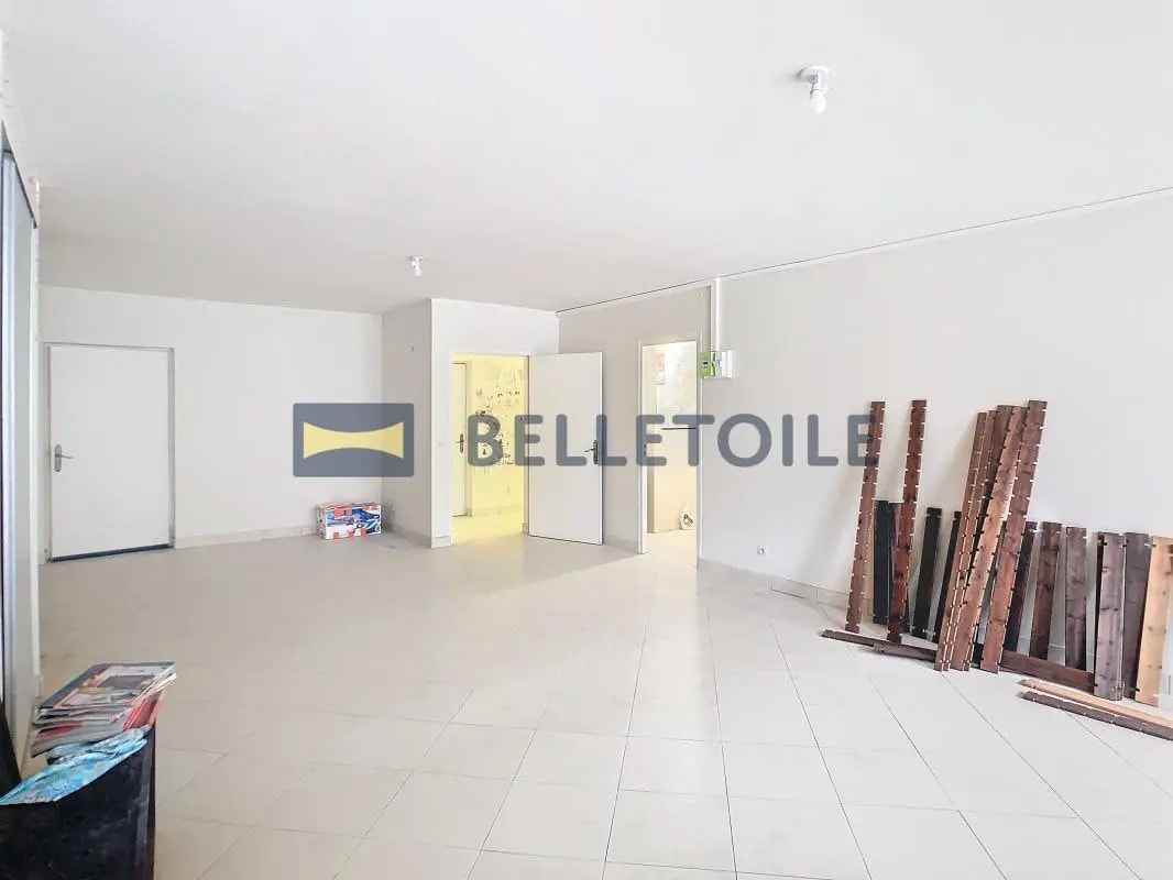 Office in Alfortville to rent Interior Photo- Image 1 of 33