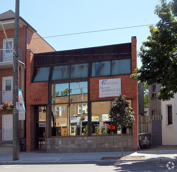 1351 Dundas St W, Toronto, ON for rent - Primary Photo - Image 1 of 2