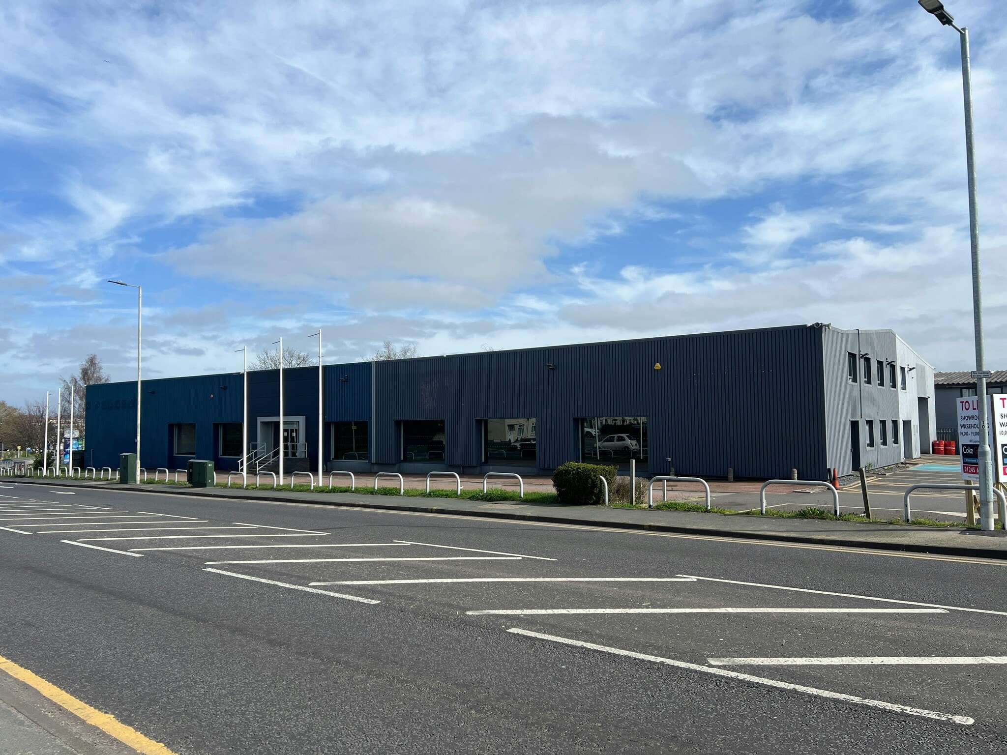 Bilton Rd, Chelmsford to rent Building Photo- Image 1 of 5