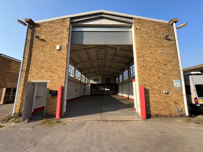 Wrest Park, Silsoe to rent - Building Photo - Image 2 of 12