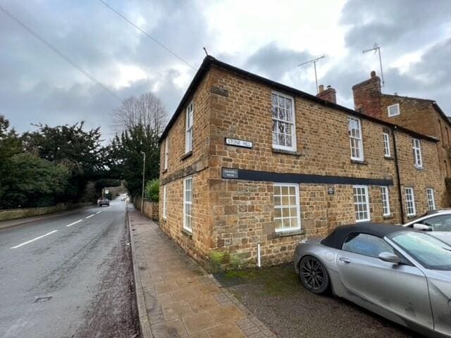 High St, Bloxham to rent Building Photo- Image 1 of 6