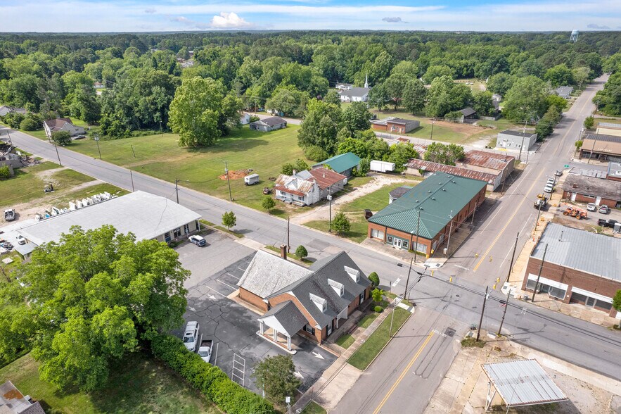 102 E Branch St, Spring Hope, NC for sale - Building Photo - Image 1 of 1