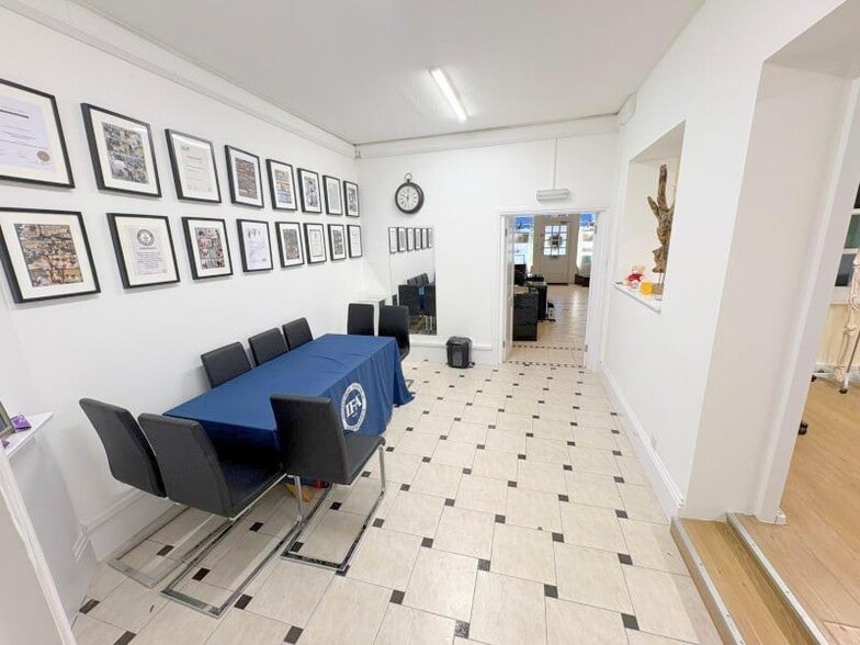 146 South Ealing Rd, London for sale - Building Photo - Image 3 of 9