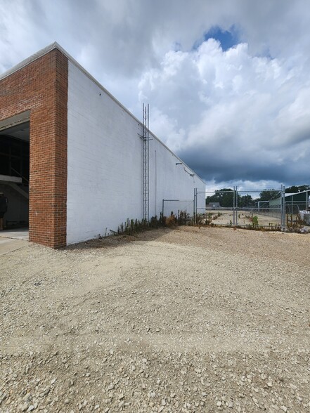 103 Quarry Rd, Rochelle, IL for rent - Building Photo - Image 3 of 24