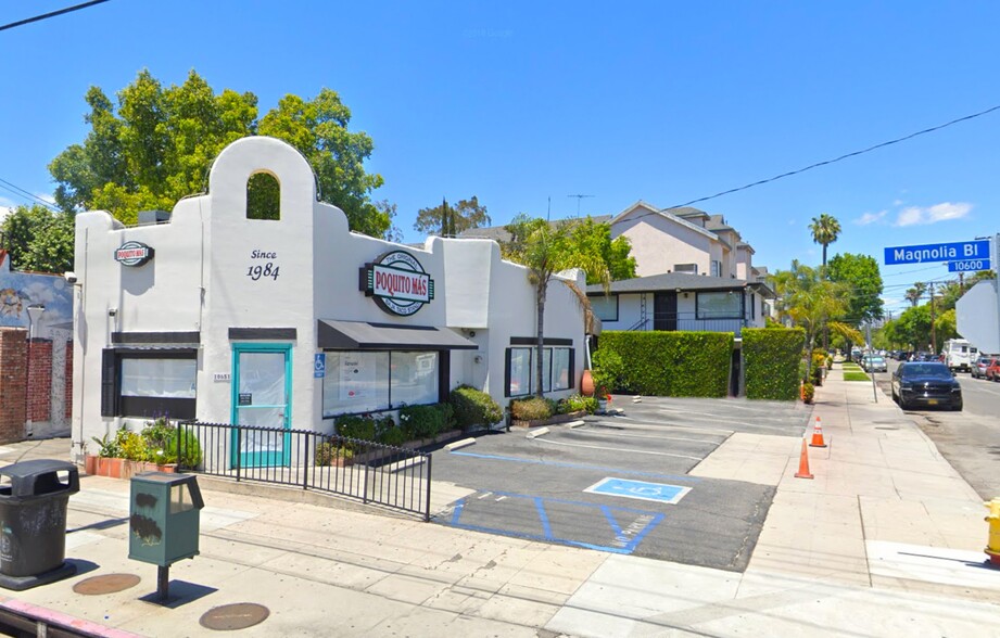 10651 Magnolia Blvd, North Hollywood, CA for rent - Building Photo - Image 1 of 1