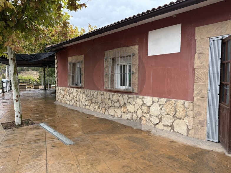 Carretera Antigua, 1, Nuévalos, Zaragoza for sale - Building Photo - Image 3 of 16