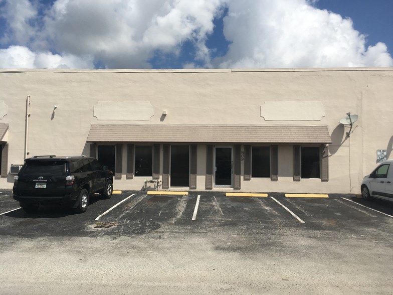 801-823 NW 57th St, Fort Lauderdale, FL for rent - Building Photo - Image 1 of 1