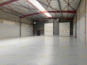 Light Industrial in SAINT-OUEN-L'AUMONE to rent Building Photo- Image 2 of 14