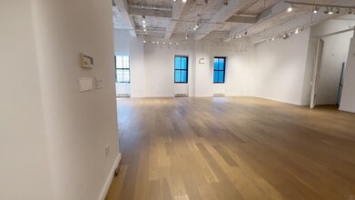 40 W 34th St, New York, NY to rent - Commercial Listing Video 