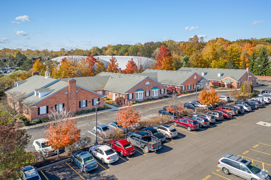 288-318 Town Center Dr, Troy, MI for sale - Building Photo - Image 1 of 1