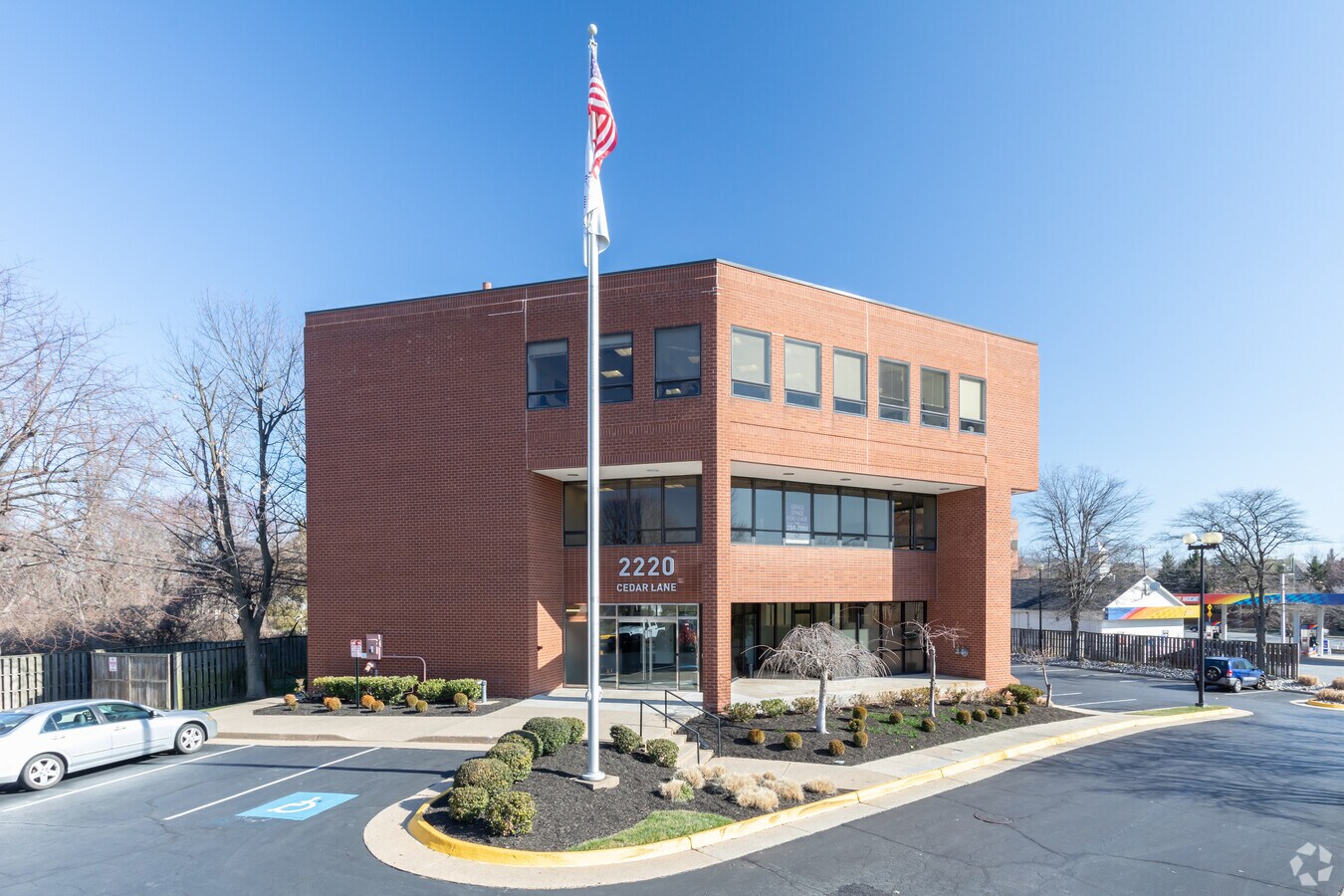 2220 Cedar Ln, Vienna 22182