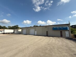 132 Magic Oaks Ct, Spring, TX to rent Building Photo- Image 1 of 6