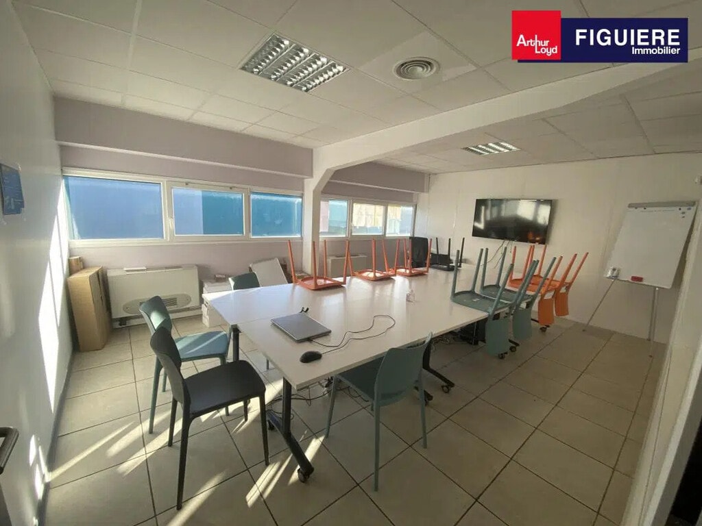 Location Bureaux 130 m² - Photo 1