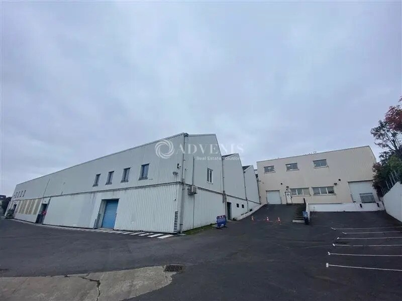 Light Industrial in Bagnolet to rent Building Photo- Image 1 of 7