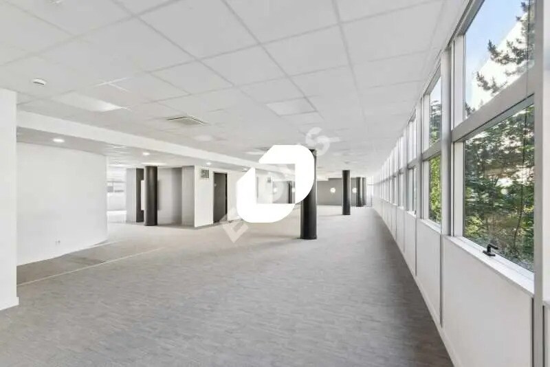 Office in Pantin to rent - Building Photo - Image 3 of 15