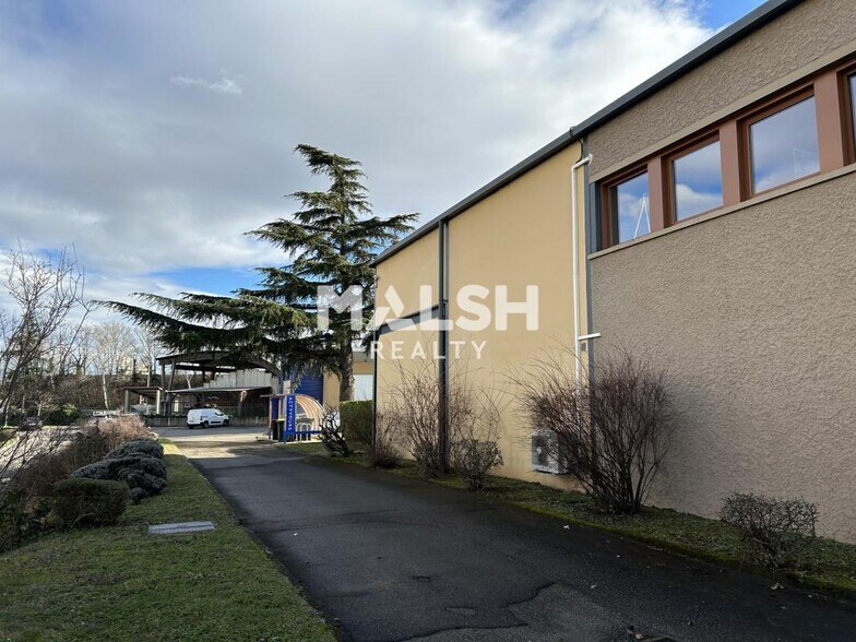 Office in OULLINS-PIERRE-BÉNITE to rent - Building Photo - Image 2 of 11