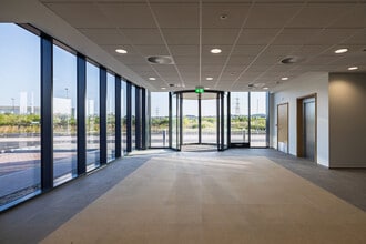 Barge Way, Sittingbourne to rent Interior Photo- Image 2 of 22